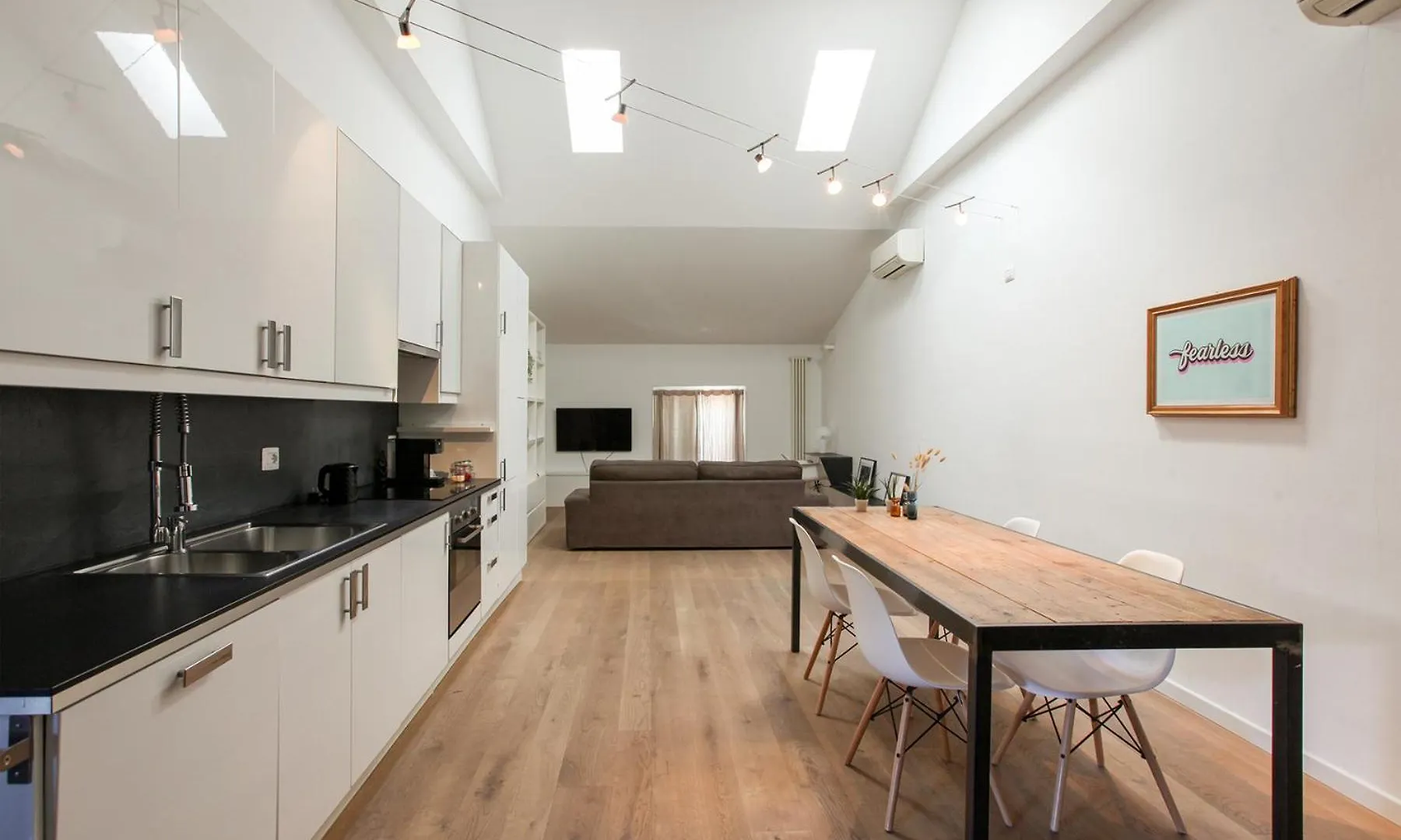 Modern And Cosy Apt Arco Della Pace Milano